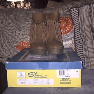Sbicca tan leather size 6.5 booties. Like new.
